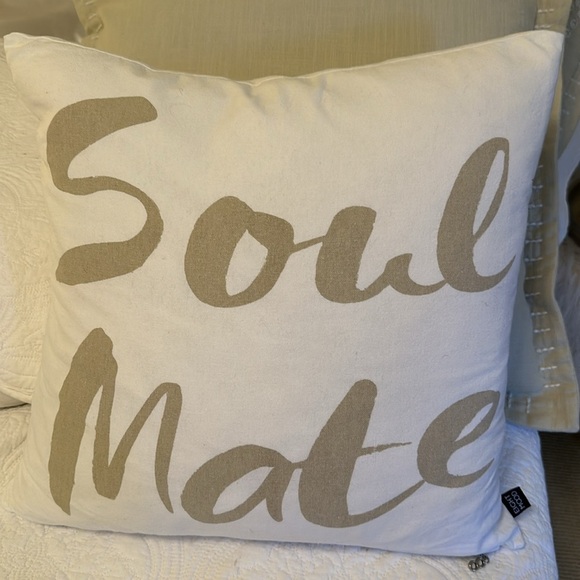 NWOT Nordstrom Eight Mood ‘Soul Mate’ Throw Pillow OS - Picture 4 of 10